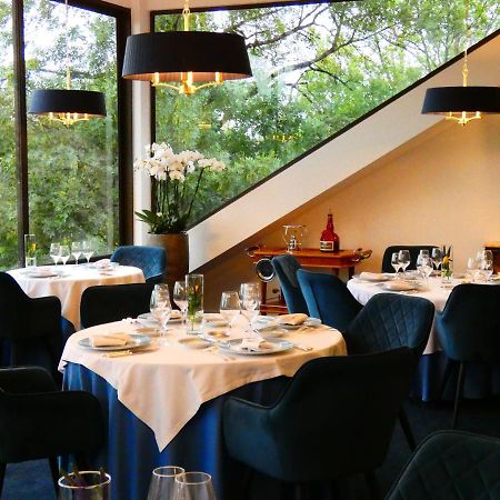 Hostellerie Restaurant Les Gorges De L'Aveyron Bruniquel Buitenkant foto