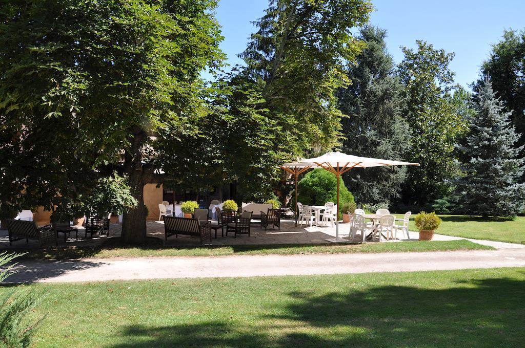 Hostellerie Restaurant Les Gorges De L'Aveyron Bruniquel Buitenkant foto