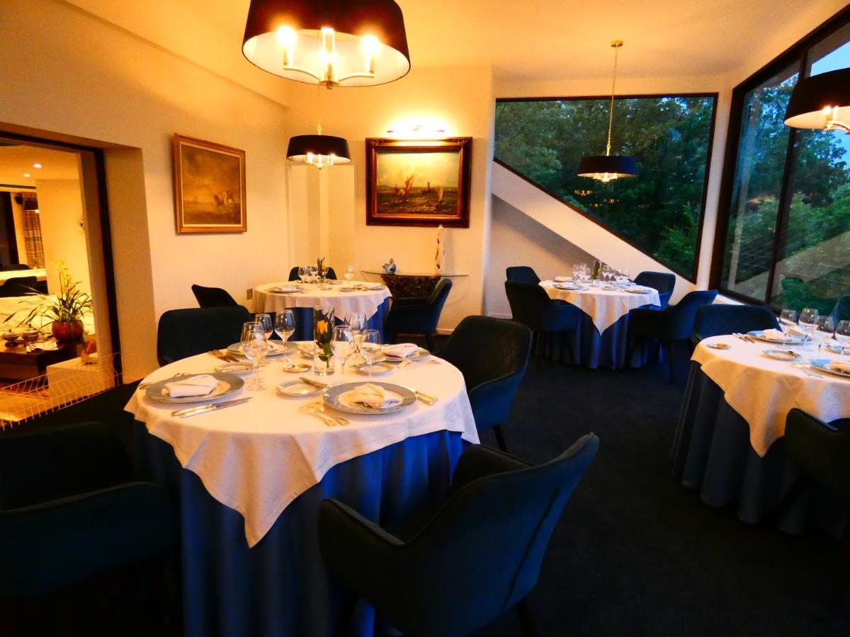 Hostellerie Restaurant Les Gorges De L'Aveyron Bruniquel Buitenkant foto